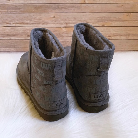 UGG Men’s Classic Mini II UGG Print Charcoal Boots - Picture 4 of 7